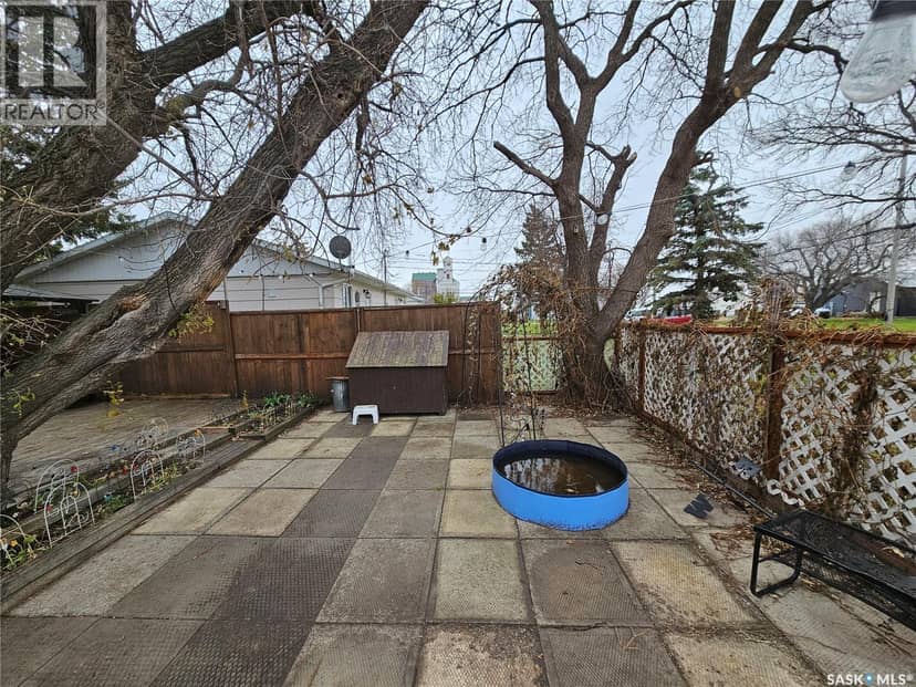 107 Carlyle STREET — photo 8 of 35