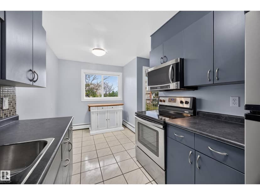 #27 11245 31 AV NW — photo 16 of 40