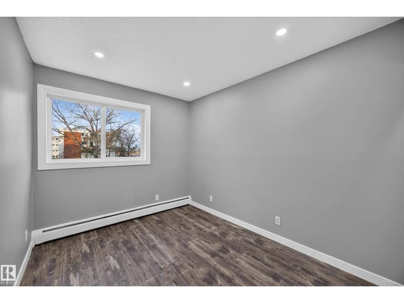 #27 11245 31 AV NW — photo 31 of 40