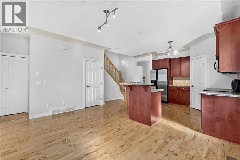125 25 Avenue NW — photo 14 of 40