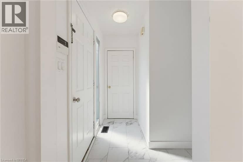 805 TATE Avenue, Hamilton, photo 4