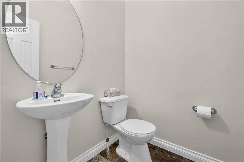 125 25 Avenue NW — photo 37 of 40