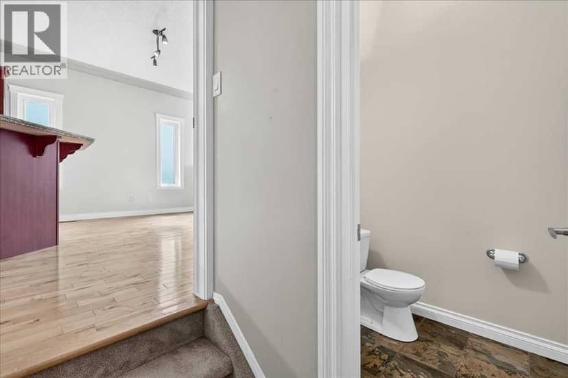 125 25 Avenue NW — photo 36 of 40