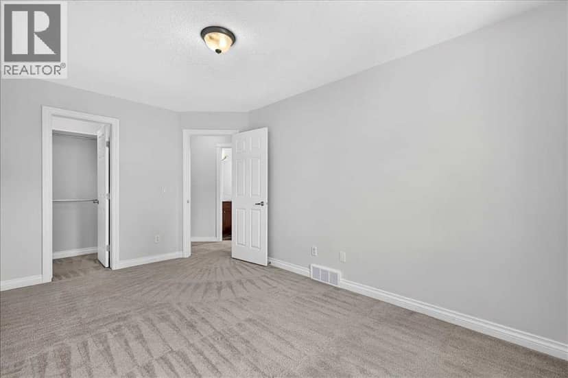 125 25 Avenue NW — photo 32 of 40