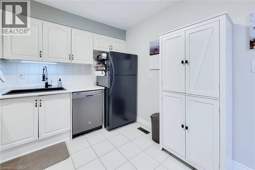26 MOSS Boulevard Unit# 1 — photo 19 of 40