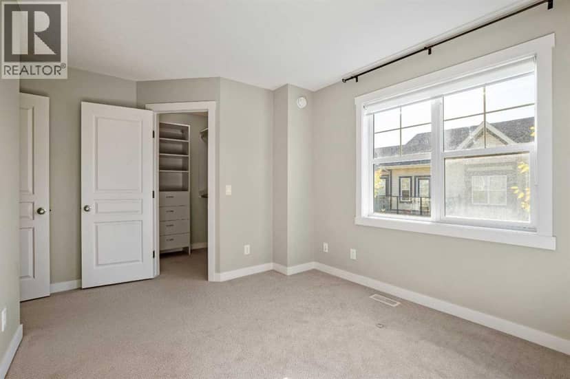 1014 Mckenzie Towne Villas SE — photo 25 of 40