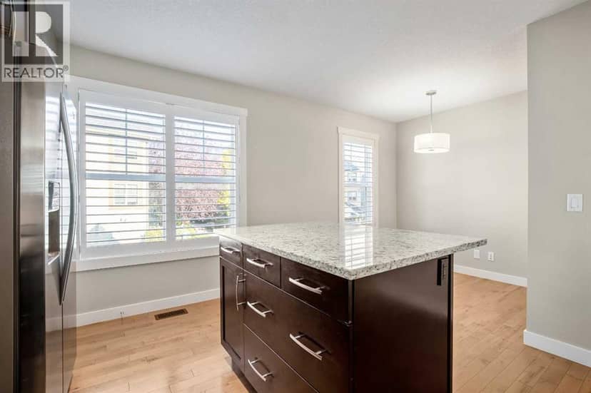1014 Mckenzie Towne Villas SE — photo 13 of 40