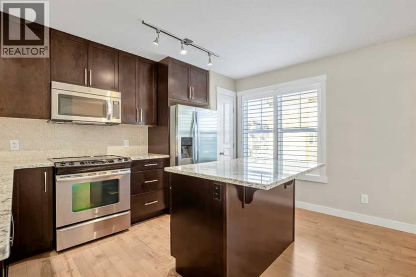 1014 Mckenzie Towne Villas SE — photo 10 of 40