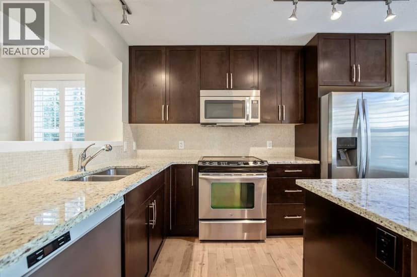 1014 Mckenzie Towne Villas SE — photo 11 of 40