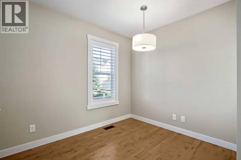 1014 Mckenzie Towne Villas SE — photo 15 of 40