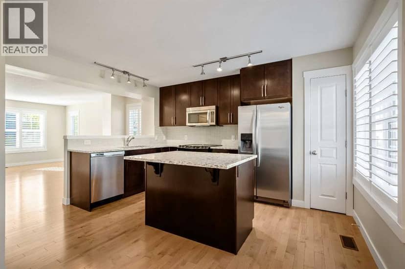 1014 Mckenzie Towne Villas SE — photo 12 of 40