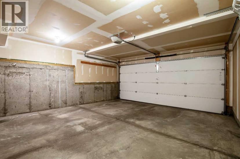 1014 Mckenzie Towne Villas SE — photo 34 of 40