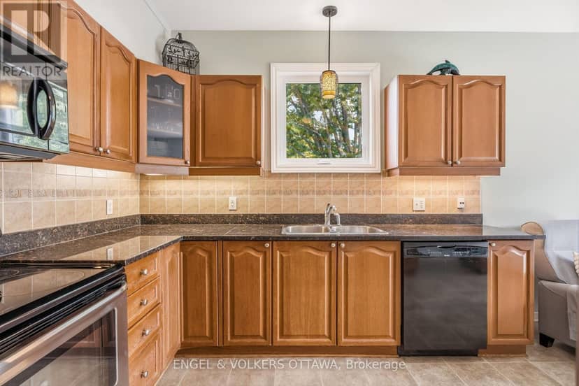 518 Stonechurch Way — photo 13 of 40