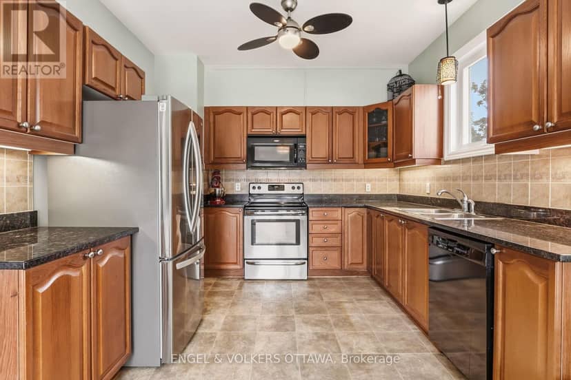 518 Stonechurch Way — photo 17 of 40