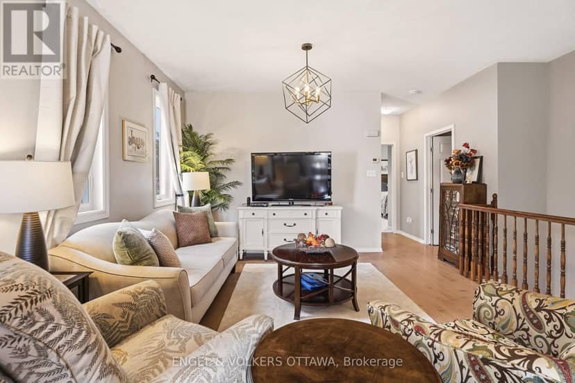 518 Stonechurch Way, Ottawa, photo 8