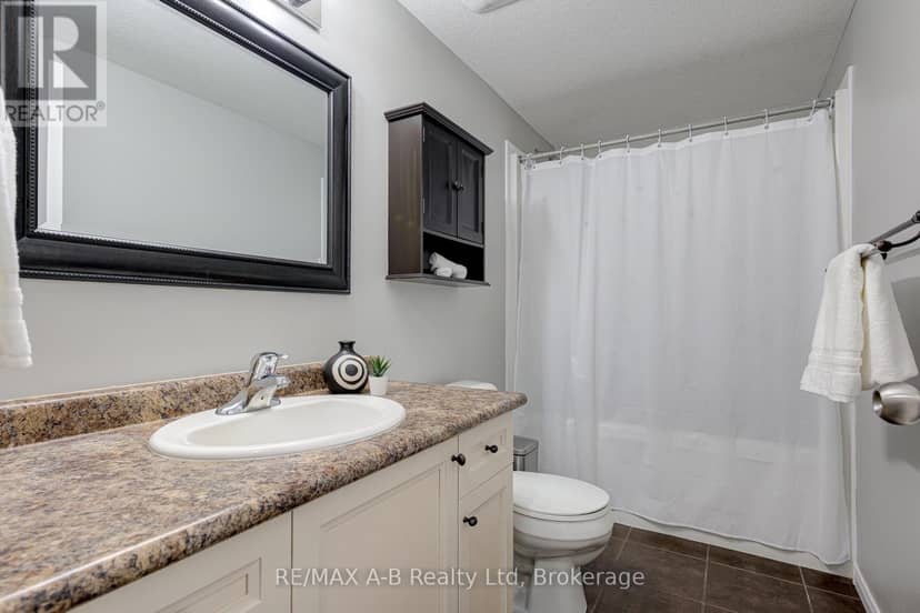 H - 242 Rachel Crescent — photo 17 of 32