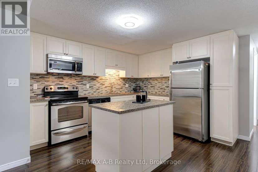 H - 242 Rachel Crescent — photo 11 of 32