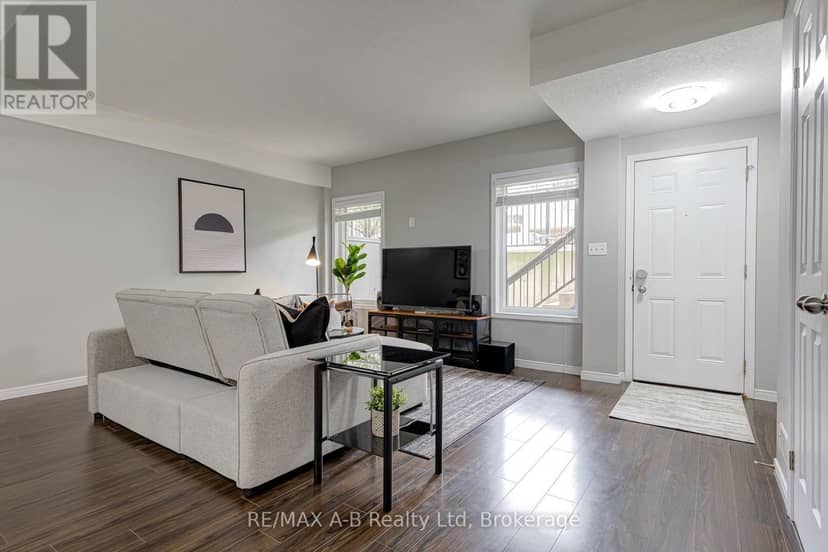 H - 242 Rachel Crescent — photo 7 of 32