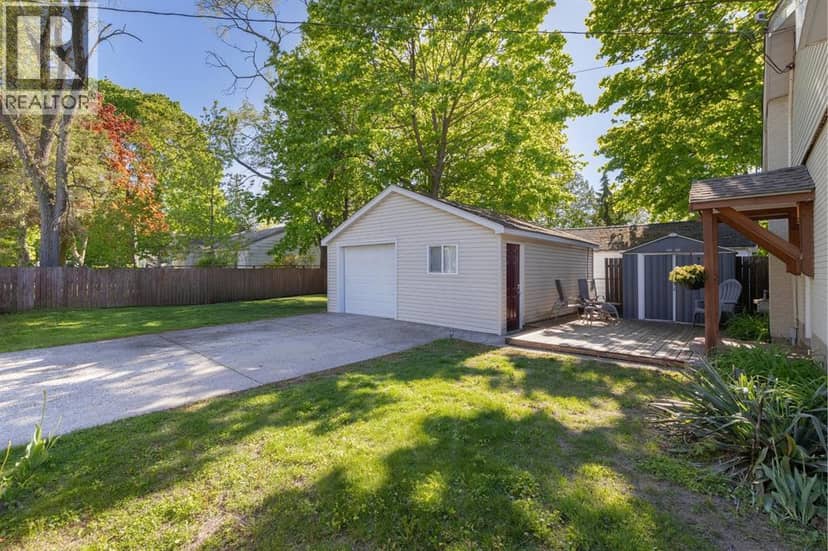 755 Talfourd STREET — photo 2 of 30