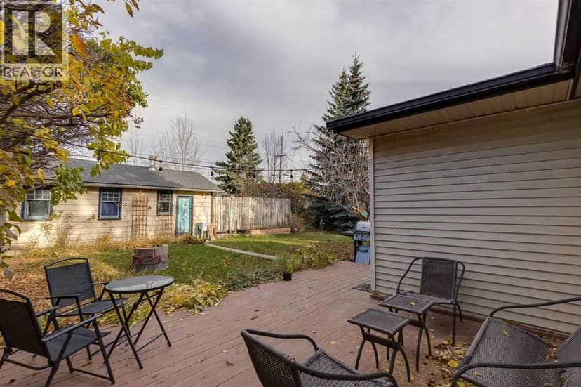 5216 18 Avenue NW — photo 34 of 40