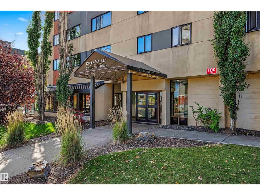 #309 9710 105 ST NW, Edmonton, photo 2