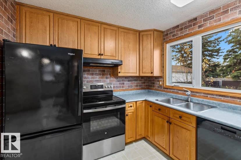 17 Garnet Cr — photo 15 of 40