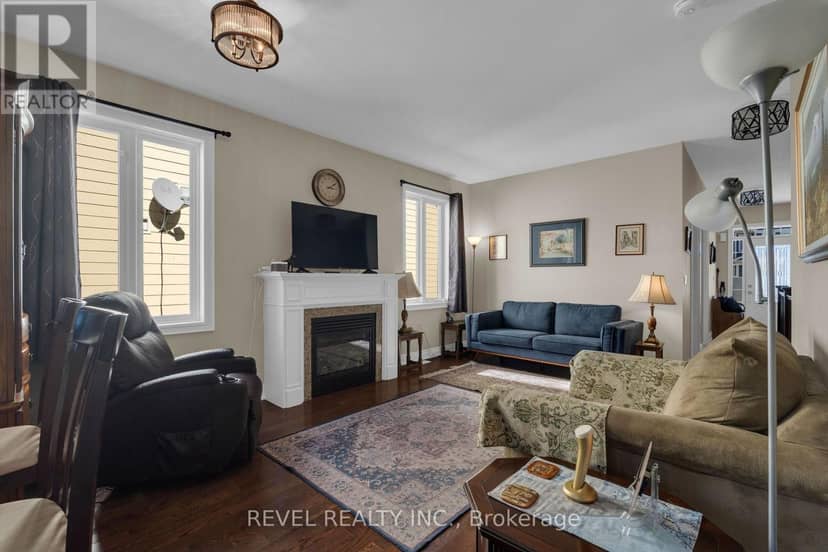 42 Sandy Coast Crescent — photo 7 of 40