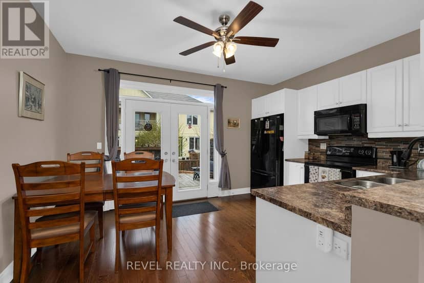 42 Sandy Coast Crescent — photo 9 of 40