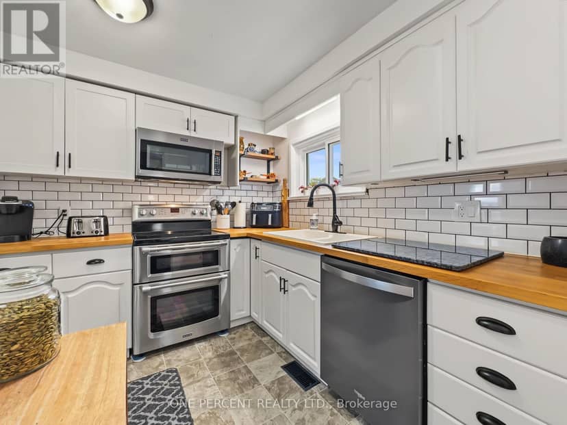 150 King Street — photo 18 of 40
