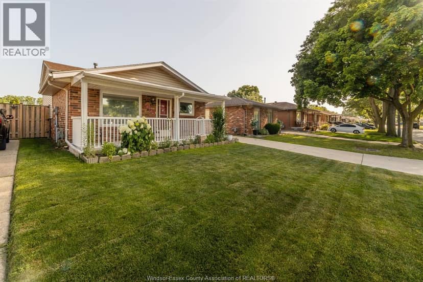 3444 Hemlock, Windsor, photo 3