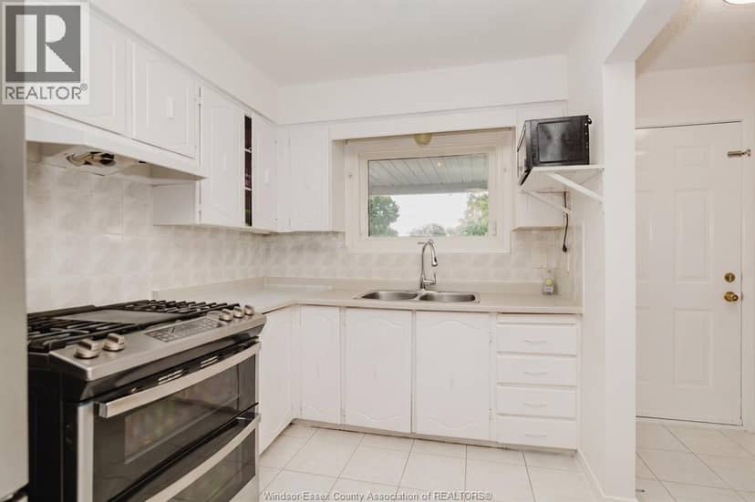 3444 Hemlock, Windsor, photo 8