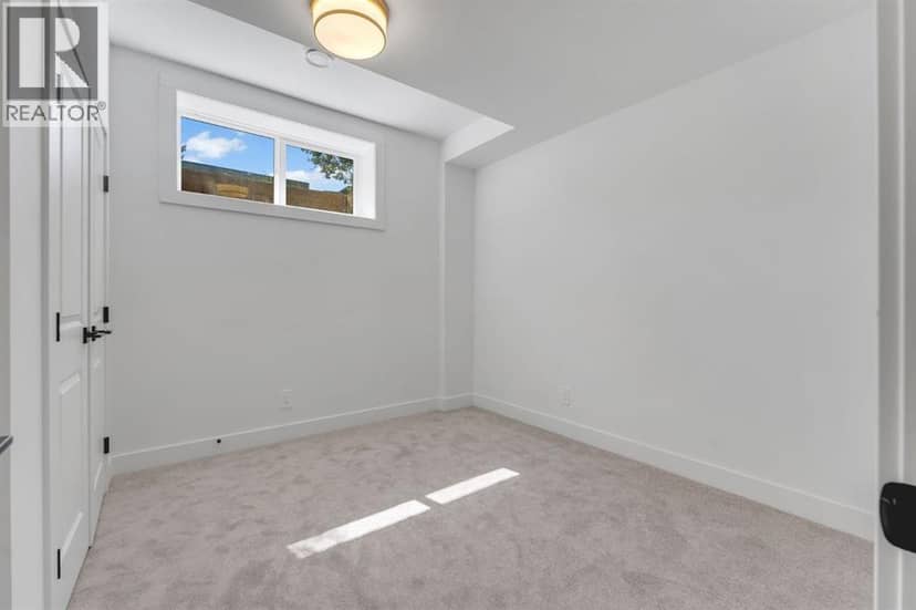 518 22 Avenue NW — photo 37 of 40