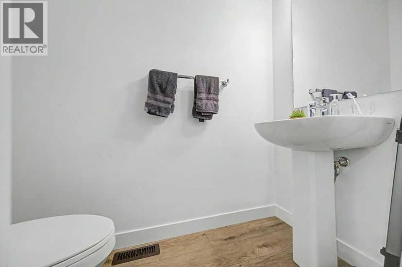 140 Sovereign Common SW — photo 14 of 31