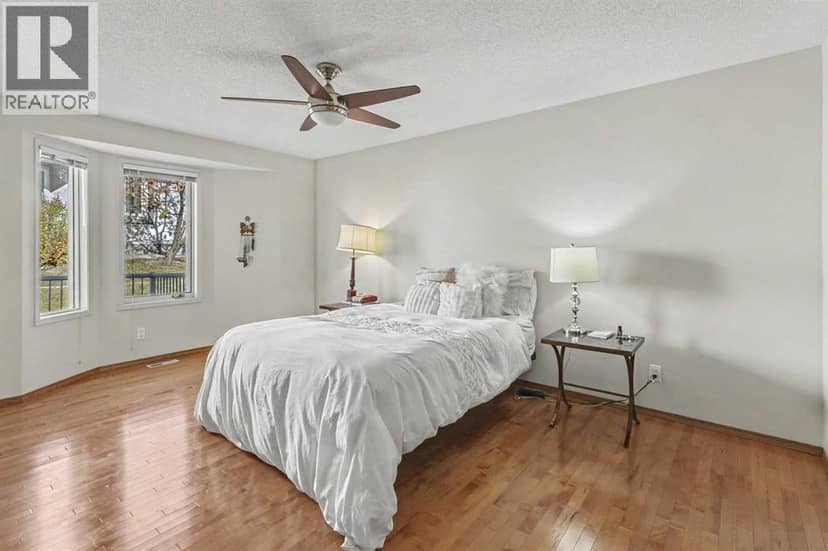 20 Arbour Cliff Close NW — photo 11 of 31