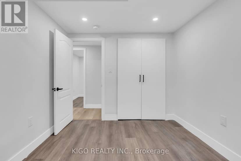 54 Tweedsmuir Avenue — photo 19 of 36