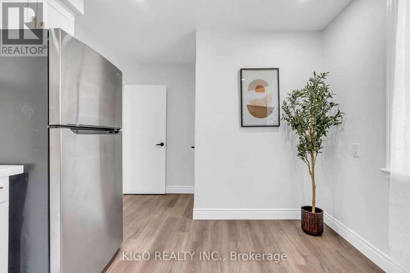 54 Tweedsmuir Avenue, London East, photo 8