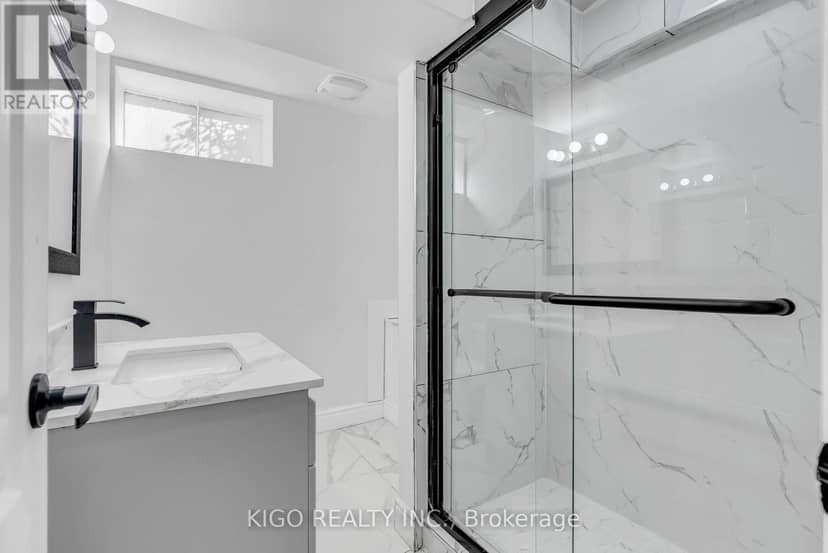 54 Tweedsmuir Avenue — photo 23 of 36
