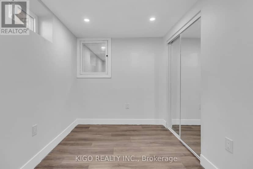 54 Tweedsmuir Avenue — photo 24 of 36