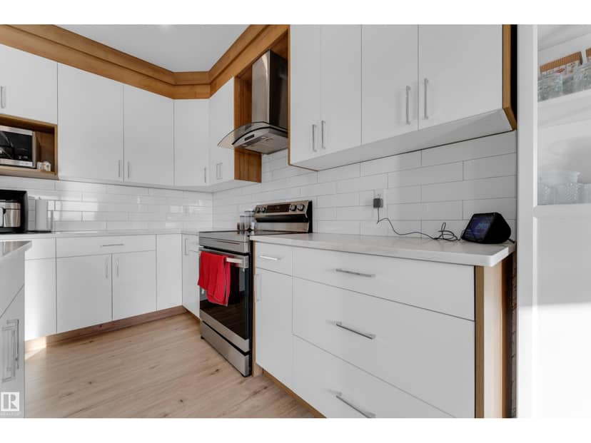 815 Morris Av — photo 14 of 36