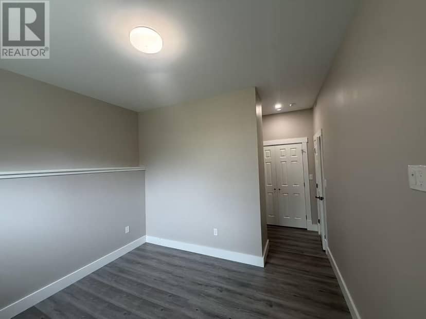 25A Riverside Drive — photo 13 of 21