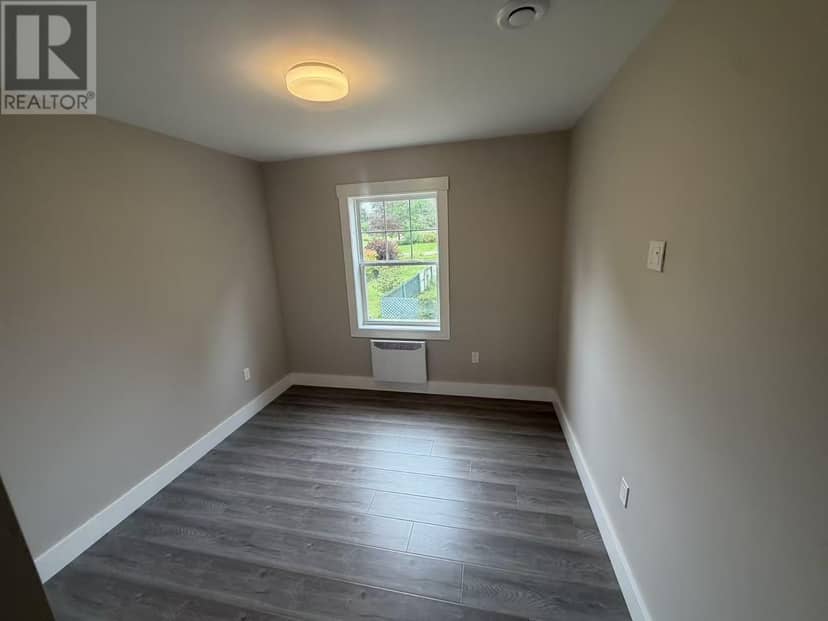25 Riverside Drive — photo 9 of 21