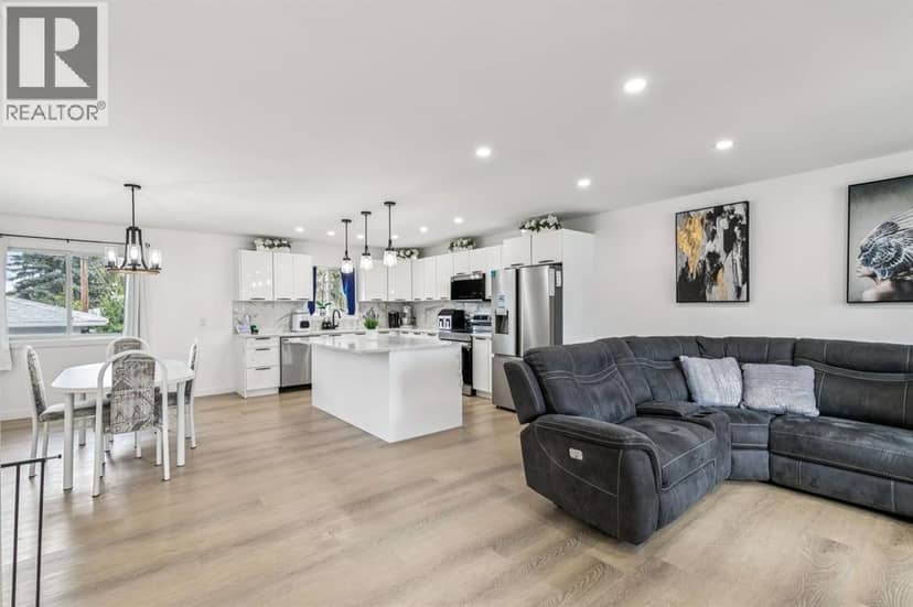3812 3 Avenue SW — photo 10 of 40