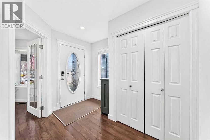 203 West Springs Close SW, Calgary, photo 3