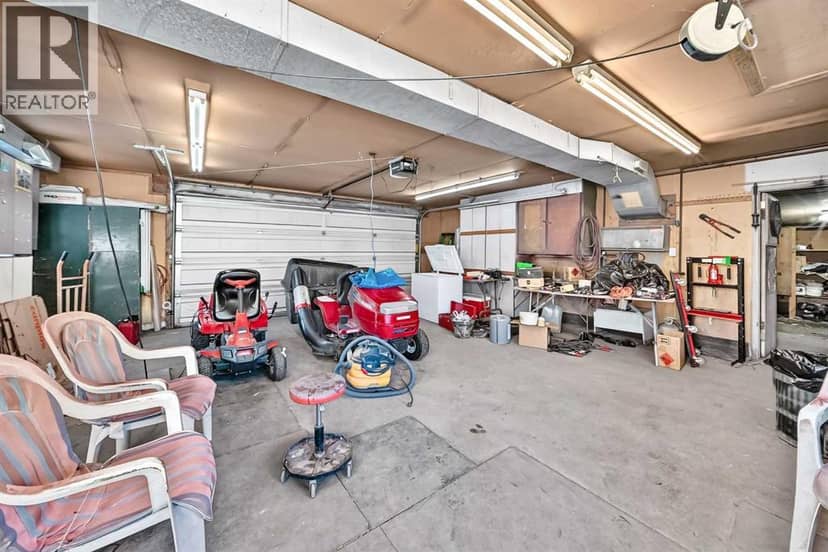 7219 Bow Crescent NW — photo 23 of 40
