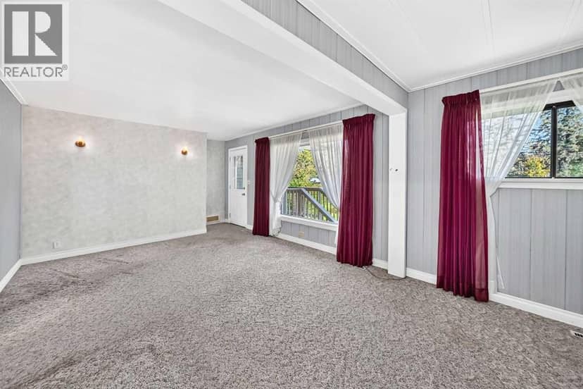 7219 Bow Crescent NW — photo 10 of 40