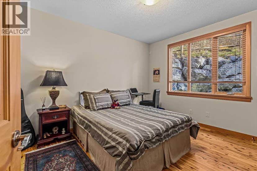 140, 137 wapiti Close — photo 34 of 40