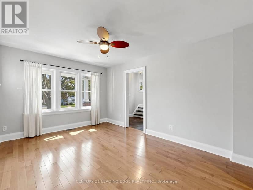 108 Frederick Street, Oshawa, photo 4