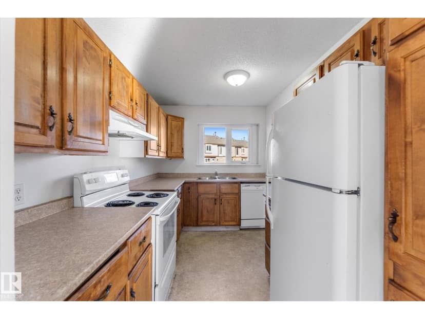 109 Royal Tc NW — photo 12 of 40