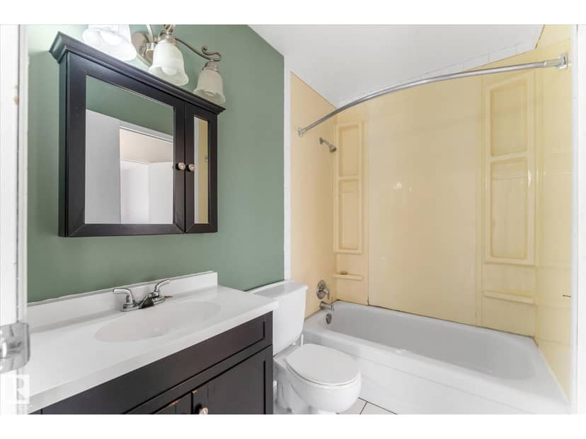 109 Royal Tc NW — photo 19 of 40