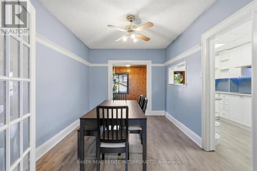 1867 Dufferin Street — photo 10 of 40